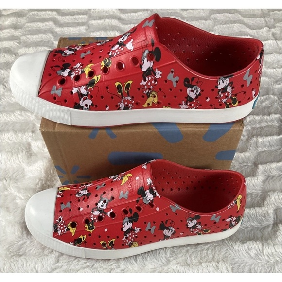 NATIVE Disney Parks Minnie Mouse Red Slip On Shoes Unisex Male 8/Women 10 - Picture 1 of 9